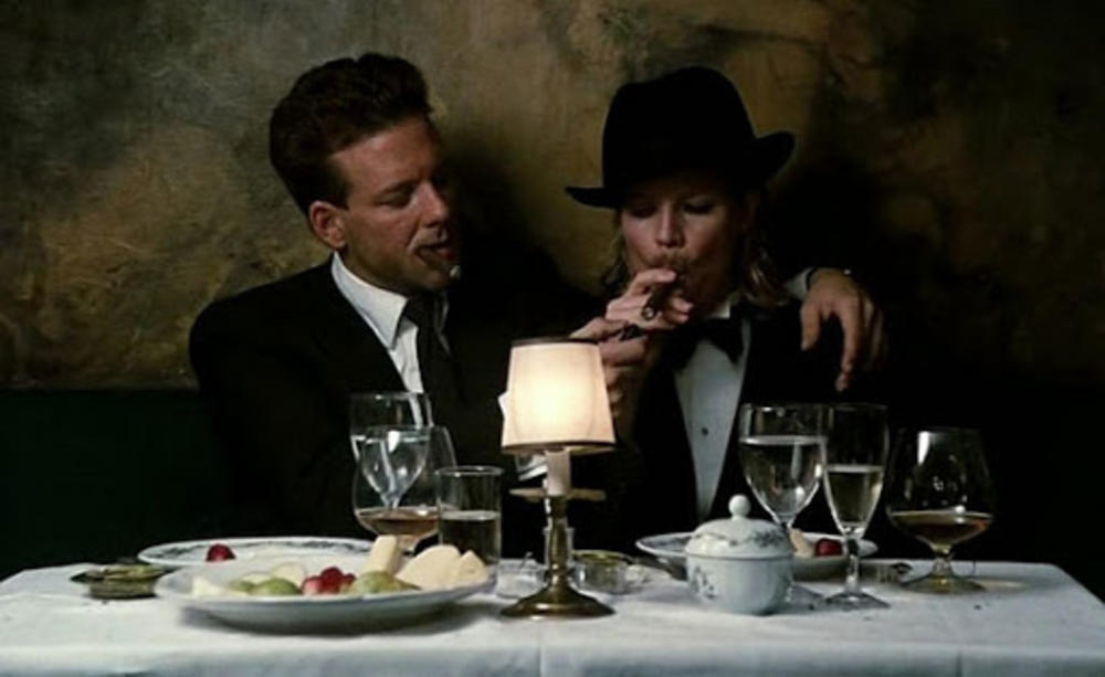 A bilo je sve tako opušteno: Kadar iz kultnog filma 'Devet i po nedelja' - Miki Rurk i Kim Besindžer