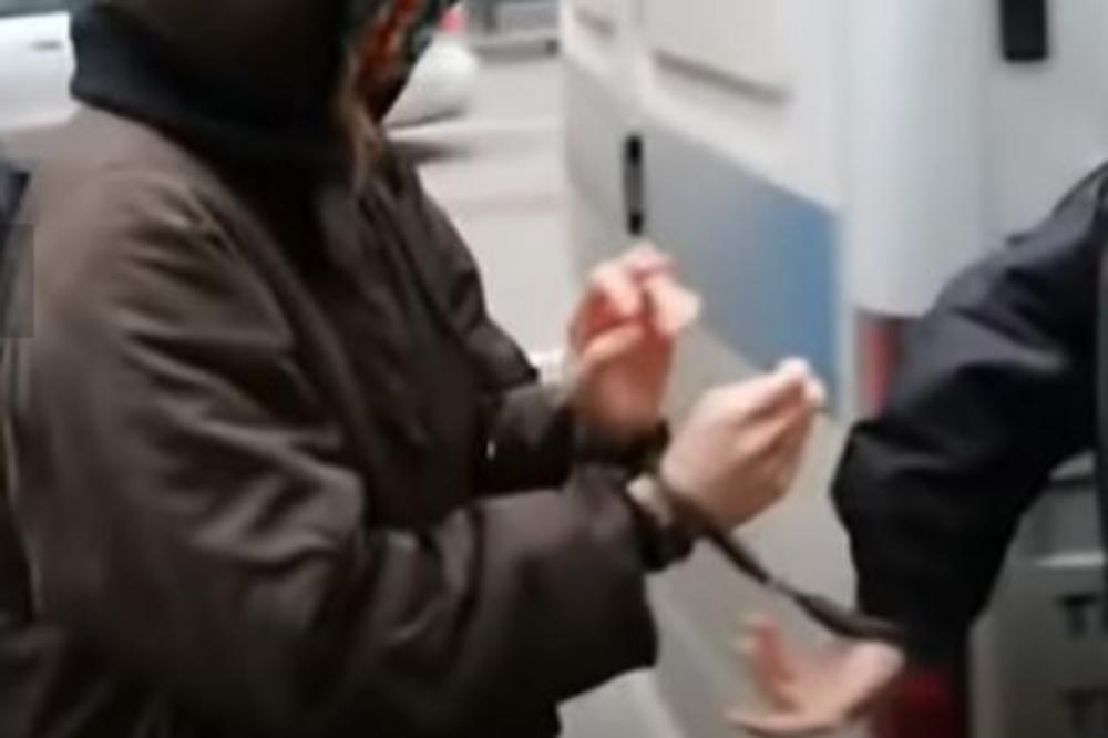 POZNATA MANEKENKA IZBOLA MUŽA NA SMRT, JER JE DOVEO LJUBAVNICU U STAN! Zahtevao da im skuva večeru! ŠOK!