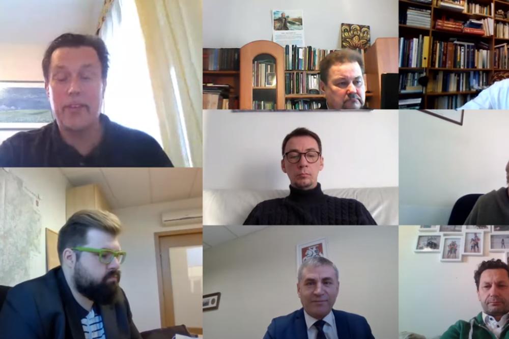 BLAM: Još 1 anti-LGBT političar uhvaćen u društvu golog muškarca, NEPOSREDNO POSLE S*KSA? (VIDEO)