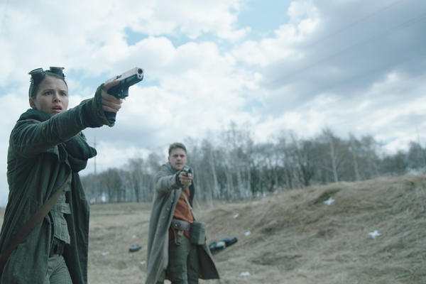 MILOŠ BIKOVIĆ U RUSKOJ VERZIJI MATRIKSA: Buđenje iz KOME u ZASTRAŠUJUĆEM svetu BUDUĆNOSTI