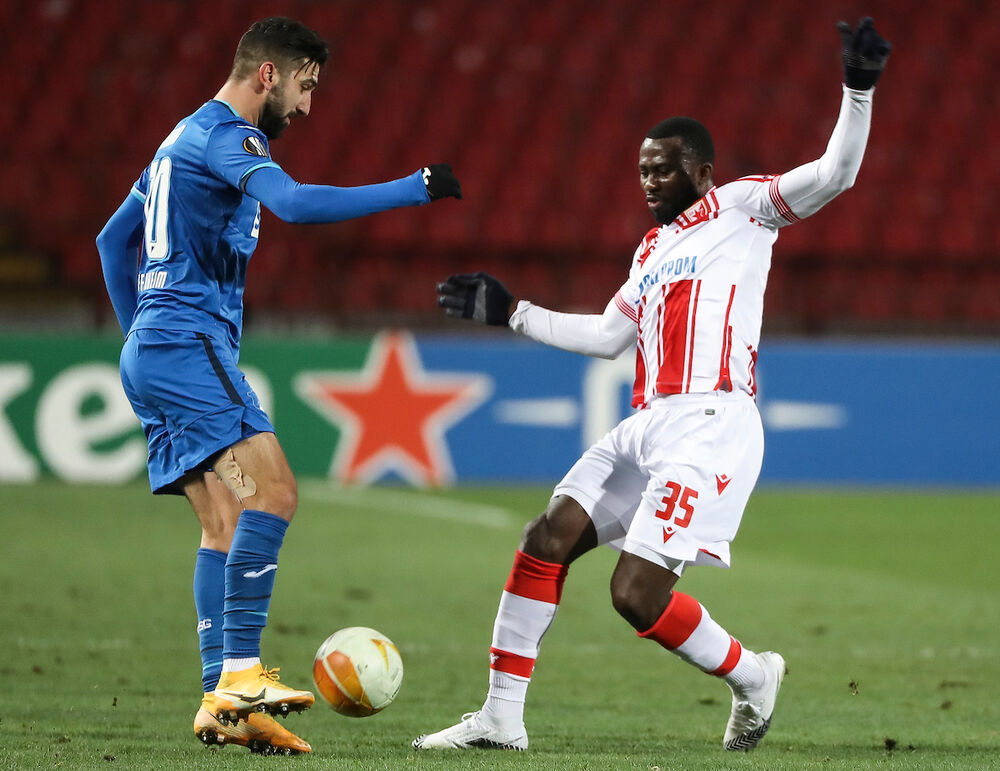 Seku Sanogo (desno) na utakmici Crvene zvezde i Hofenhajma