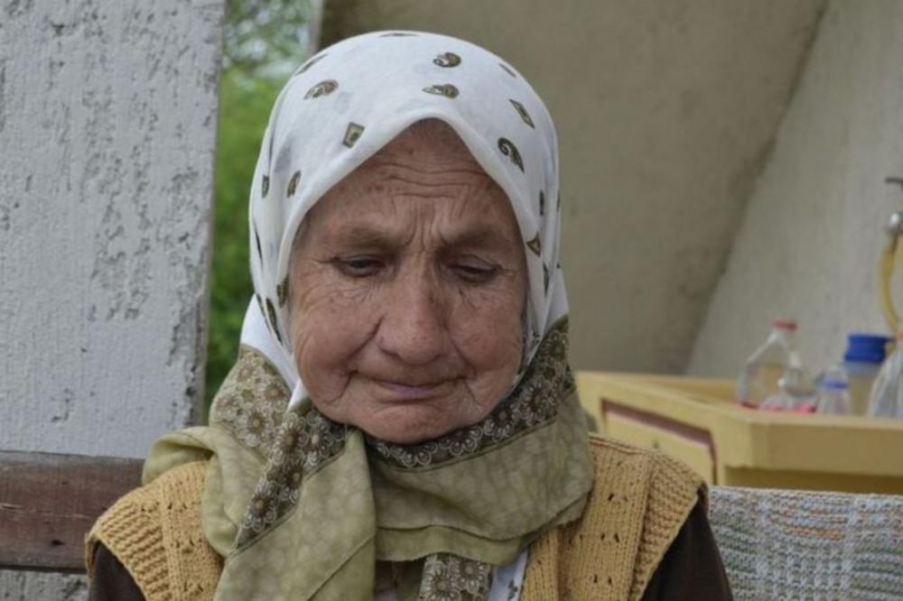 SUZE I BOL, NANA JE UMRLA JUTROS, JEDINA JE ONA BILA PREOSTALA: Ceo život je bila TUŽNA, jedva je ŽIVELA...