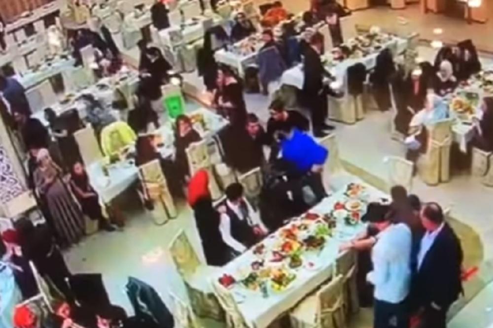 MALTRETIRAO GOSTE, PA IZAZVAO TUČU: MMA borac na svadbi popio nokaut! Zbog toga je jedan gost završio u bolnici!