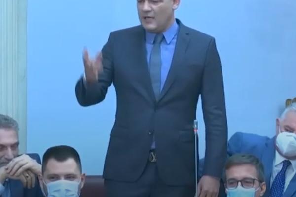 SKANDALOZE TVRDNJE IZREČENE PRED SKUPŠTINOM CRNE GORE: Dokazaću da su iz Milove stranke naručili UBISTVO!