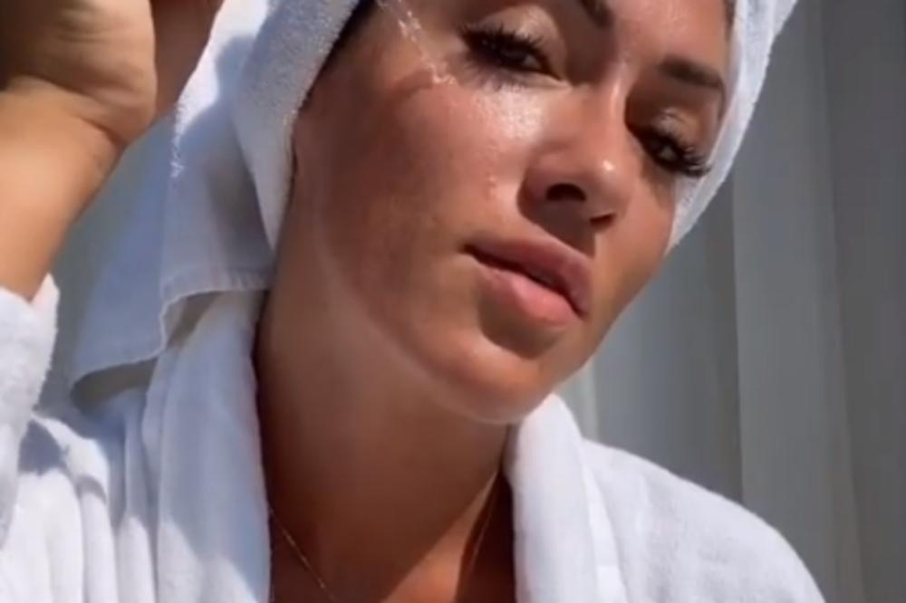 NEIZDRŽIVA OPERACIJA TRAJALA PAR SATI! Blogerka GODINAMA nije mogla da ZATRUDNI, a onda je SAZNALA da IMA PROBLEM