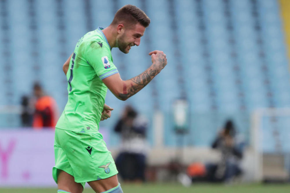 AJAJAJAJ, MAMMA MIA! SMS ODAPEO STRELU IZ SLOBODNJAKA: Golman nije ni mrdnuo, a reakcija komentatora je sve rekla!