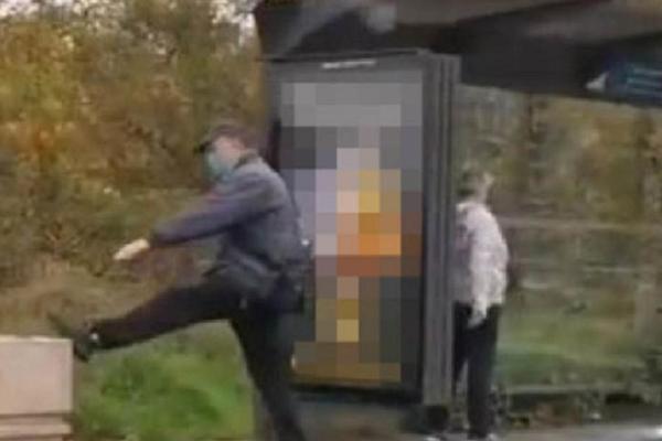 OVO IMA SAMO U BEOGRADU: Vozio pored autobuske stanice i video nešto NEVEROVATNO, društvene mreže gore! (VIDEO)