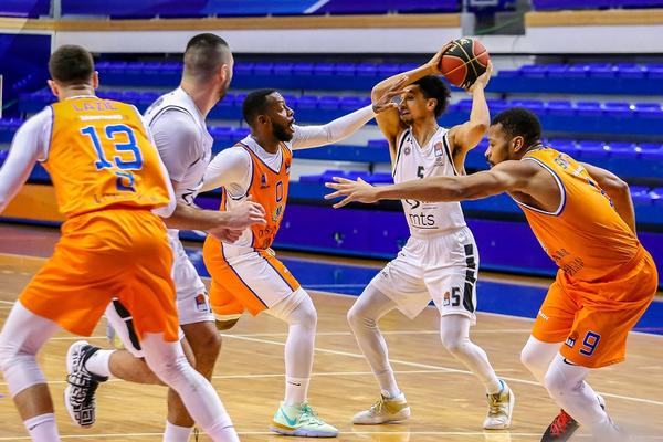 PARTIZAN UBIO SAM SEBE U BARU: Drama i produžeci u Topolici, Gordić i Miler-Mekintajer dva puta promašili pobedu!