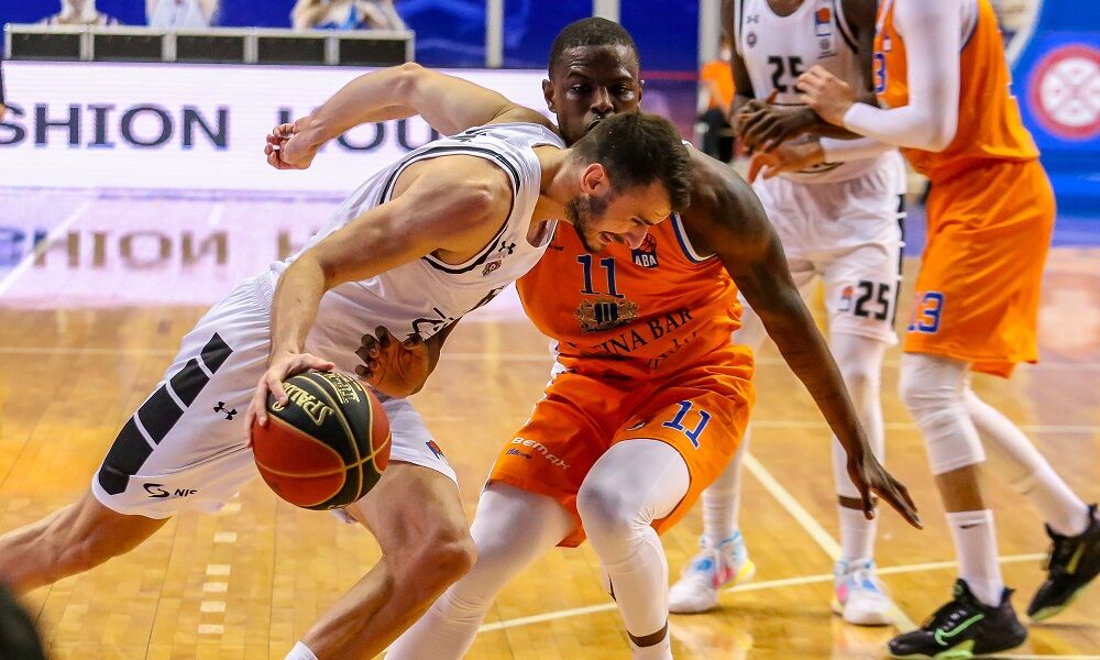 Nemanja Dangubić na utakmici Mornara i Partzana 