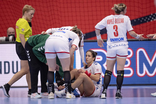 KATASTROFA ZA SELEKCIJU SRBIJE: Lekić završila sezonu posle užasne povrede! IGRAJTE ZA NJU!