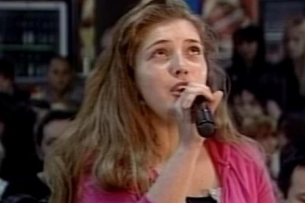 JAVNOST U ŠOKU, NE LIČI NA SEBE! Prvo zapevala u Zvezdama Granda, a sada je ULTRA POPULARNA: Znate li ko je ovo?