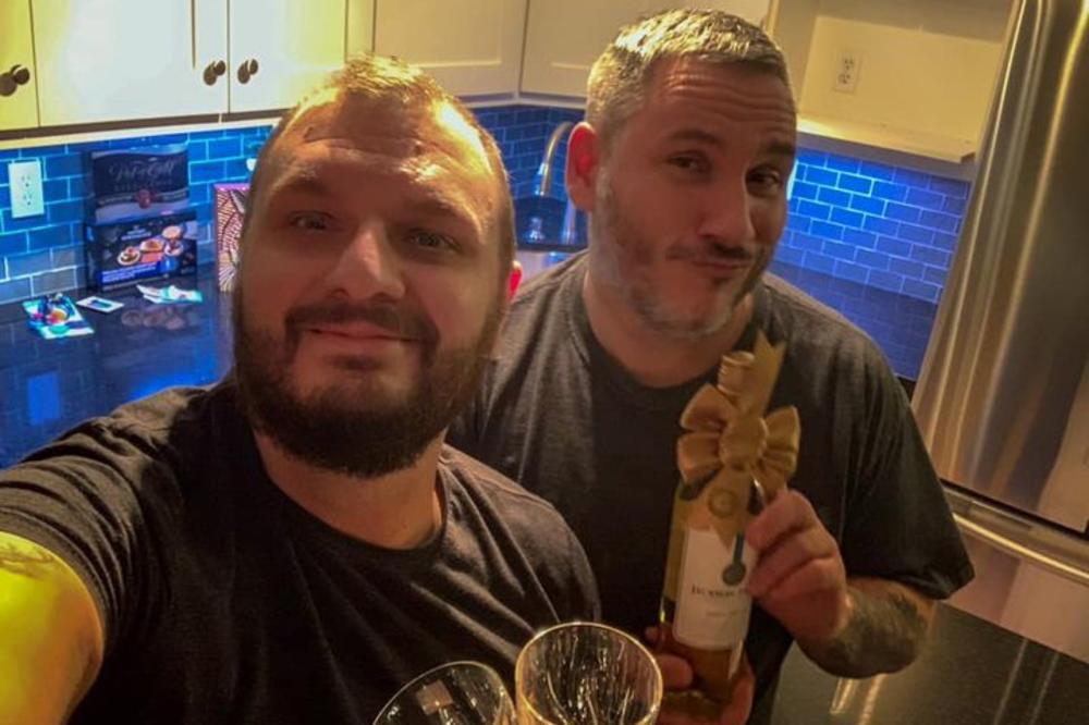 POZNATI GEJ PAR IZ SRBIJE SE KONAČNO SKUĆIO U KANADI: Nakon 4 godine su OSTVARILI SVOJ NAJVEĆI SAN! (FOTO)