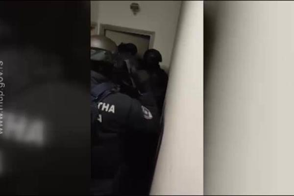 POGLEDAJTE SPEKTAKULARNU AKCIJU UKP-A! Razbojnike hapsili u gaćama, NISU ZNALI ŠTA IH JE SNAŠLO (VIDEO)