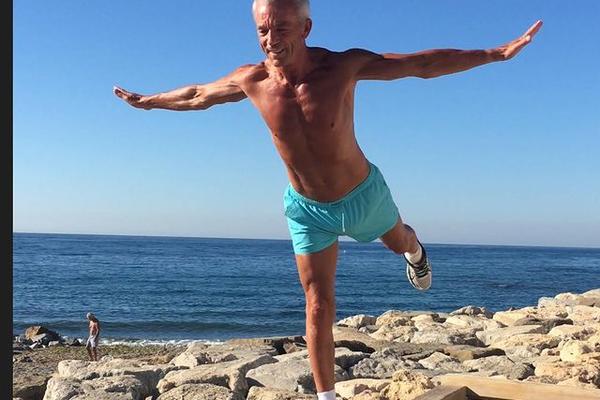 ČIČA IMA 67 GODINA, A IZGLEDA MLAĐE OD LIKOVA KOJI SU 2000. GODIŠTE: Pogledajte slike i čujte njegovu TAJNU! (FOTO)