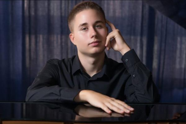 KOMŠIJA JE PRIJAVIO STUDENTA IZ NIŠA JER JE SVIRAO KLAVIR! Danas je nastavljeno suđenje, OVO JE JEDINO ČEMU SE NADA