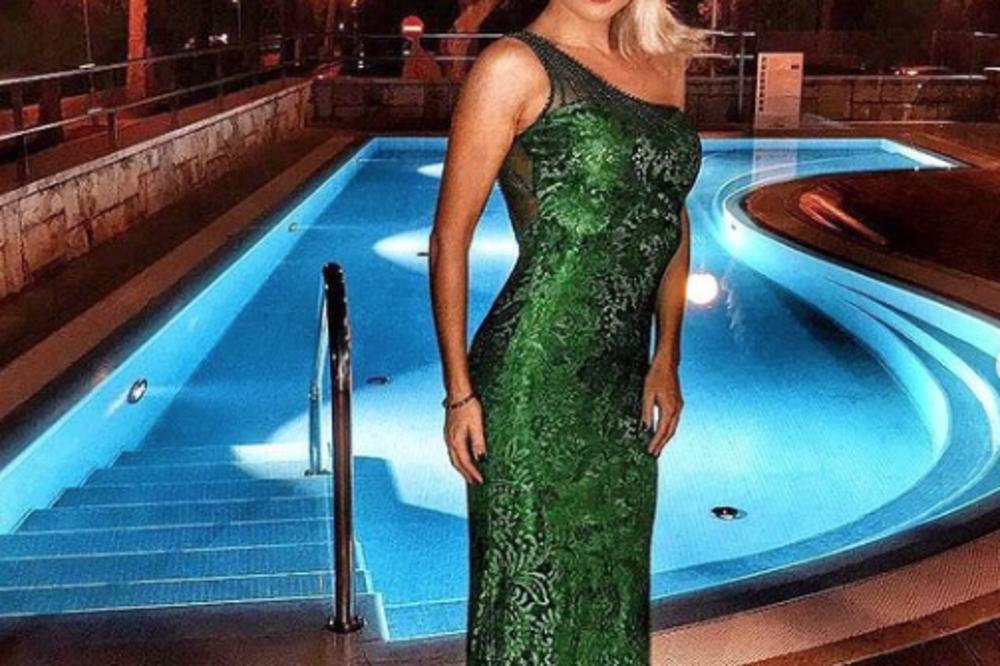 IMA SE MOŽE SE! DEMOLIRALA ČITAV DOM KAKO BI GA OPREMILA ZA BEBU:Pevačica napravila URNEBESAN POTEZ, svi u neverici