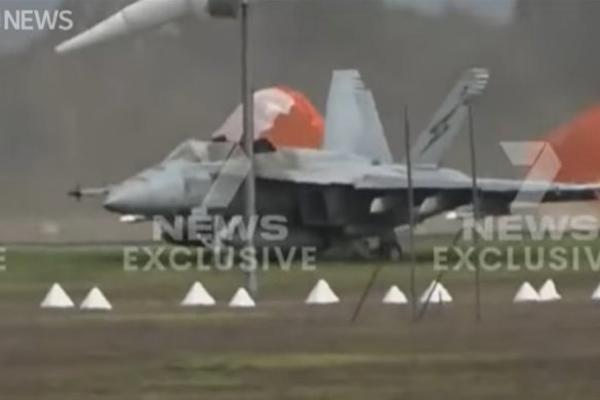 IZBEGLI TRAGEDIJU za dlaku! A kada budete videli koliko košta OVAJ avion, sve će vam biti jasno!