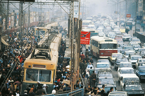 TEŠKA NESREĆA U EGIPTU: Sudarili se kamion i minibus, najmanje 17 poginulih!
