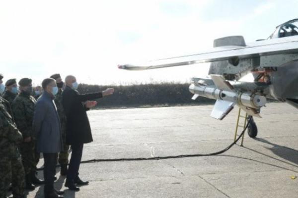 STEFANOVIĆ OBIŠAO PRIPADNIKE MINISTARSTVA ODBRANE: Nova raketa vazduh-zemlja jedna od ključnih za opremanje aviona!