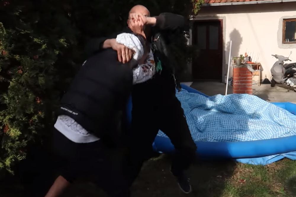 POZNATI JUTJUBER NAPADNUT NOŽEM, SVE SNIMLJENO! Uznemirujući sadržaj, TUČA i UDARCI na sve strane! (VIDEO)