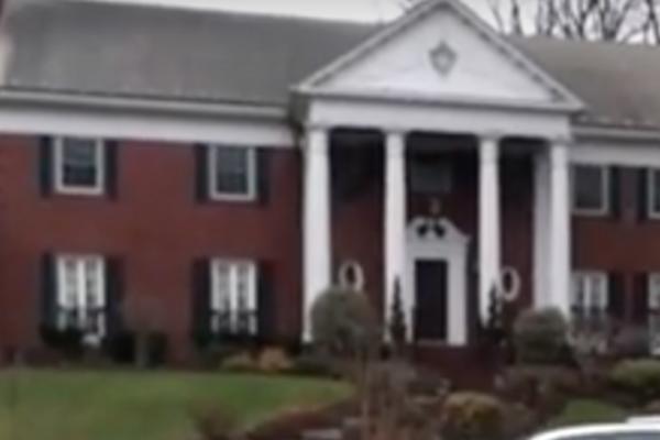 CELA JUGOSLAVIJA MU JE KLICALA, A SADA JE U PAKLENOM PROBLEMU: Velikanu kriminalci TRGOVALI LJUDIMA U KUĆI