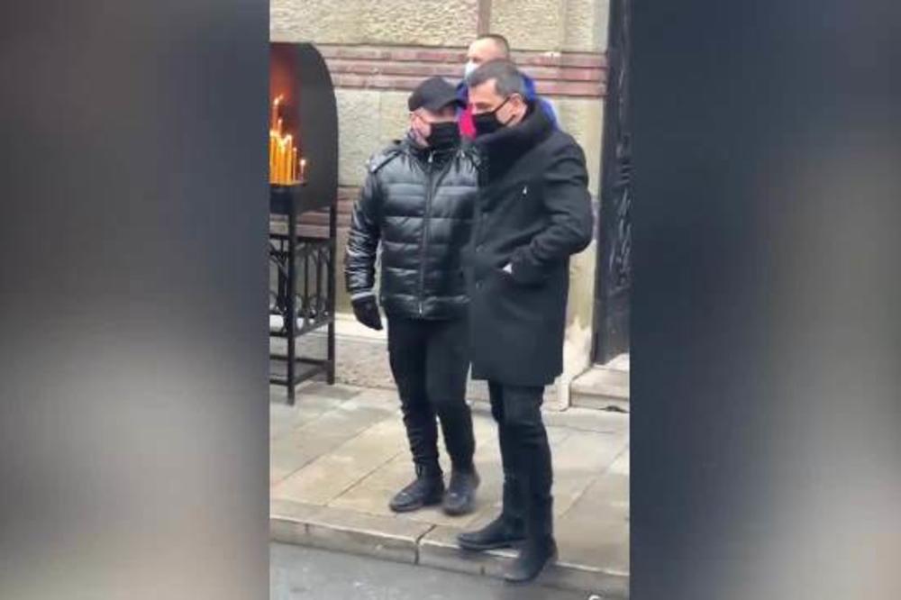 CELA ESTRADA DOŠLA DA ISPRATI DŽEJA! Čuju se urlici, kukanje i grcanje u suzama! (VIDEO)