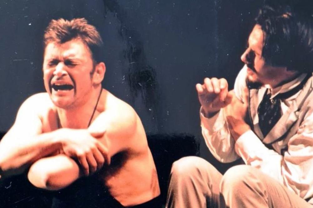 U ČAST TIKE ARSIĆA: U subotu pogledajte onlajn LEGENDARNU predstavu "Idiot" u režiji STEVE ŽIGONA