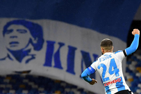 INSINJE ZBOG LOŠE PONUDE NAPŠUTA NAPOLI: Menja klub, ali ne i državu! Aktuelni šampion u trci za njegov potpis!