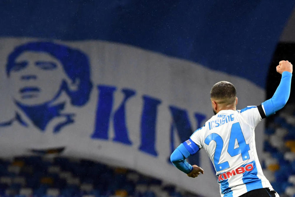 INSINJE ZBOG LOŠE PONUDE NAPŠUTA NAPOLI: Menja klub, ali ne i državu! Aktuelni šampion u trci za njegov potpis!