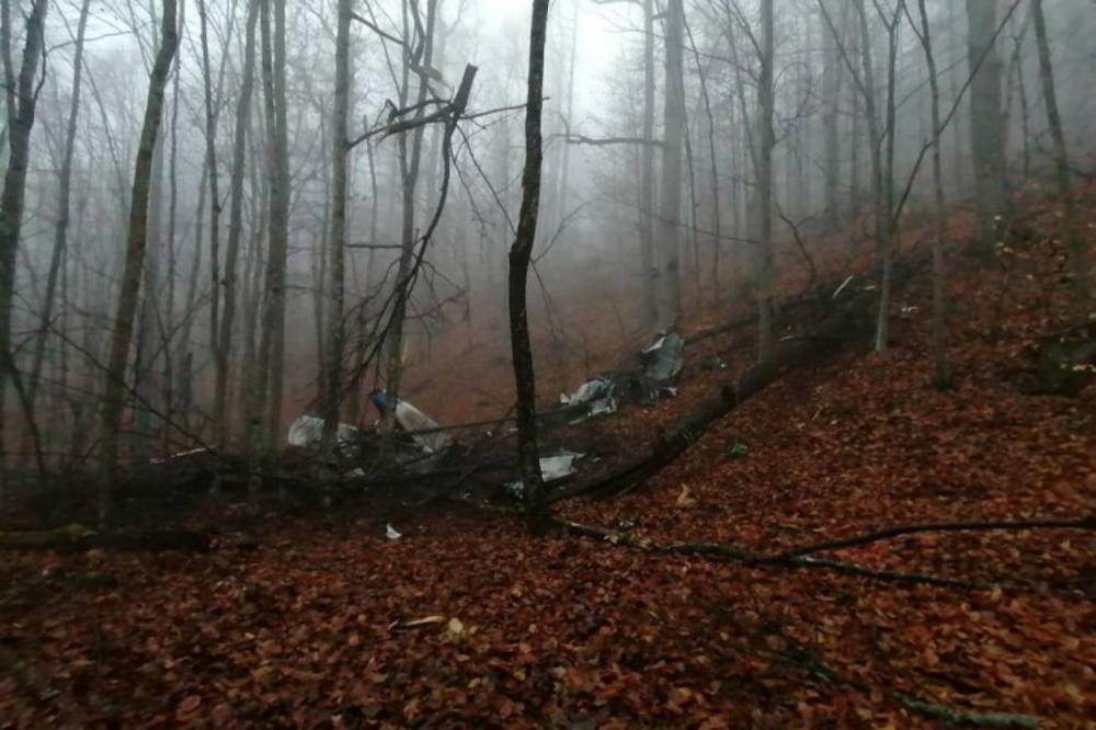 Srušio se privatni avion, 7 putnika se vodi kao nestalo: Delovi letelice razbacani oko mesta pada, potraga u toku!
