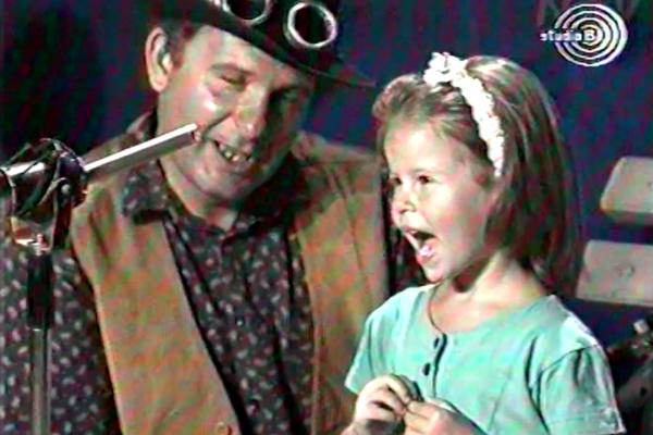 SLATKA DEVOJČICA JE 1994. GOSTOVALA KOD PEĐOLINA: Posle 26 godina, sačekalo je najveće iznenađenje ŽIVOTA! (VIDEO)