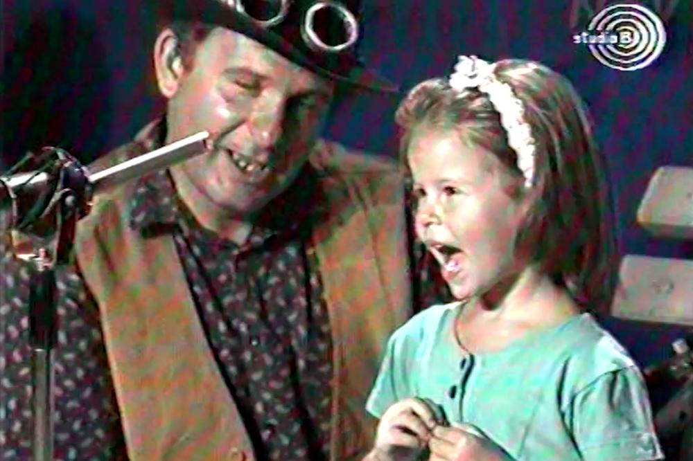 SLATKA DEVOJČICA JE 1994. GOSTOVALA KOD PEĐOLINA: Posle 26 godina, sačekalo je najveće iznenađenje ŽIVOTA! (VIDEO)