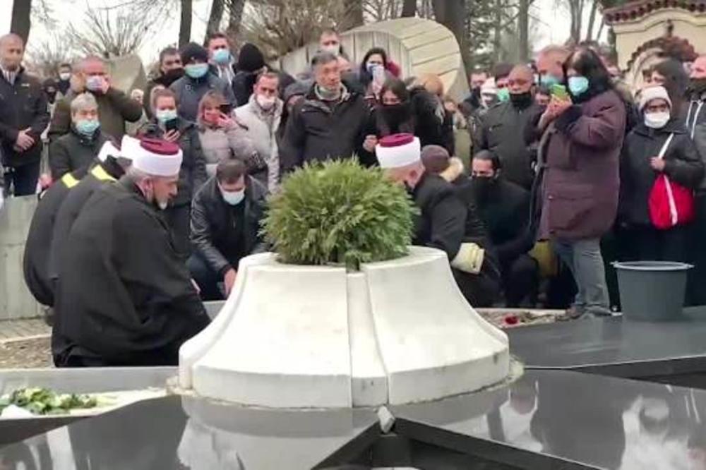 SNAŽAN GOVOR MUFTIJE NA ISPRAĆAJU DŽEJA: Bog je jedan kako god da se zvao!(FOTO/VIDEO)