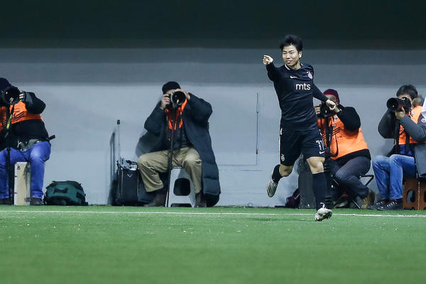 TRABZON NE ŽALI PARA ZA ASANA! Japancu nude ugovor "težak" 3.600.000 evra