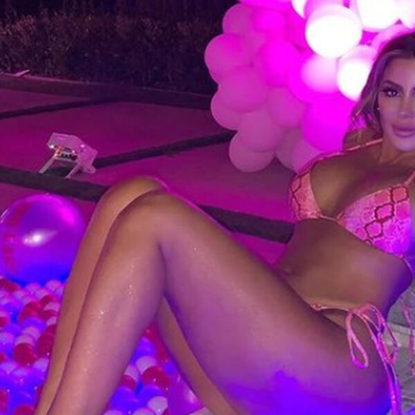 IMAMO RASKID GODINE, PUKLA TIKVA SKROZ! 49-godišnja zvezda OTKAČILA 16 godina mlađeg! Njegov otac OTVARA ŠAMPANJAC!