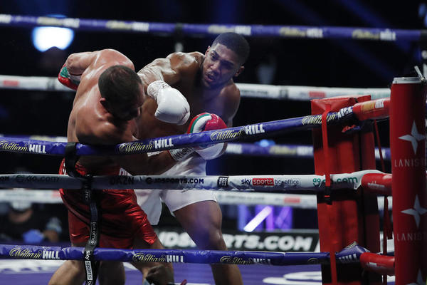 DŽOŠUA STRAŠNIM NOKAUTOM USPAVAO PULEVA: Šampion odbranio pojas! Izbombardovao Bugarina, pa mu presudio!