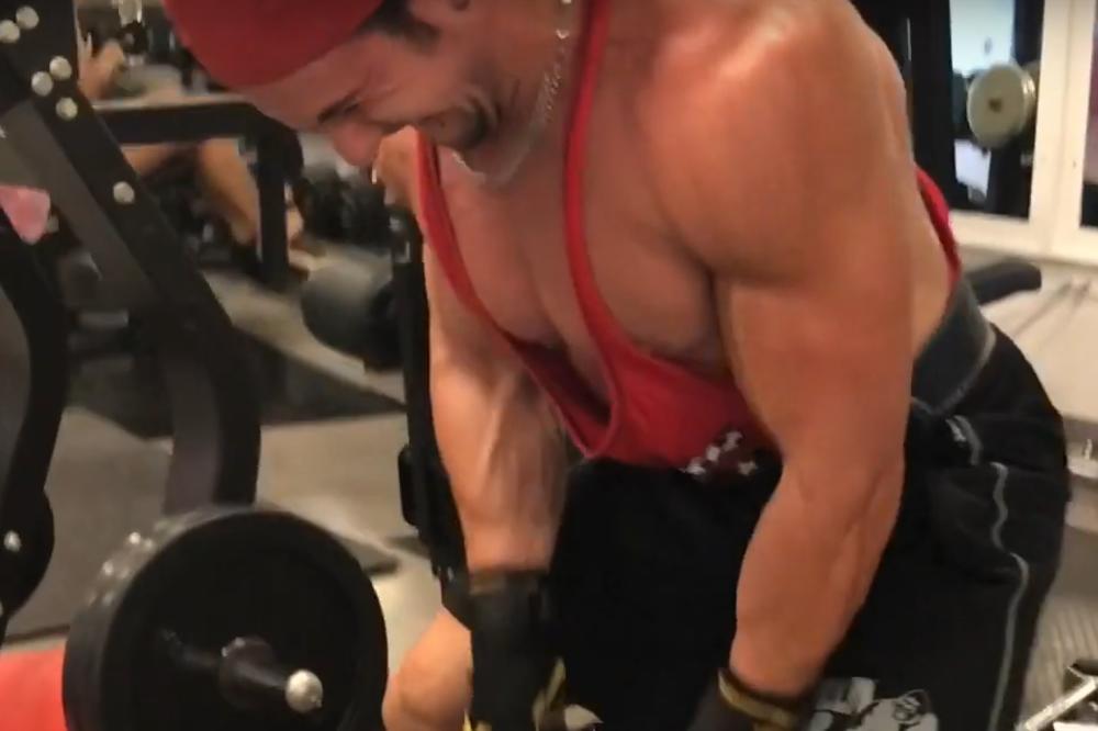 MISTERIOZNA SMRT BODIBILDERA: Pronašli su ga u stanu devojke!