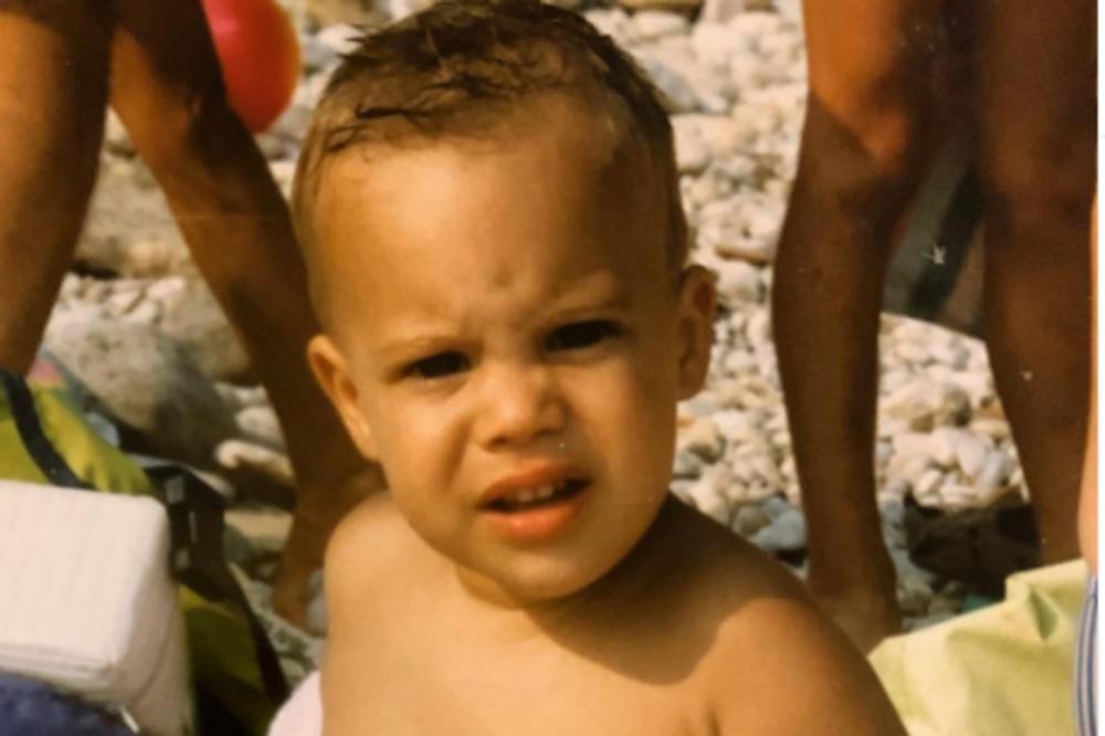 NEKADA MRGUD SA STOMAČIĆEM! A danas opaki zavodnik, ne biste pogodili da je o njemu reč! (FOTO)