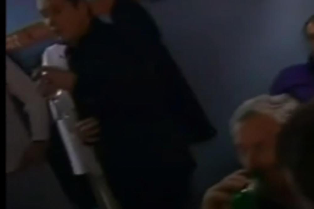 ACI PEJOVIĆU ZASMETALO PRISUSTVO MEDIJA:Skandalozni snimak se pojavio na društvenoj mreži,evo kako se pevač ponašao