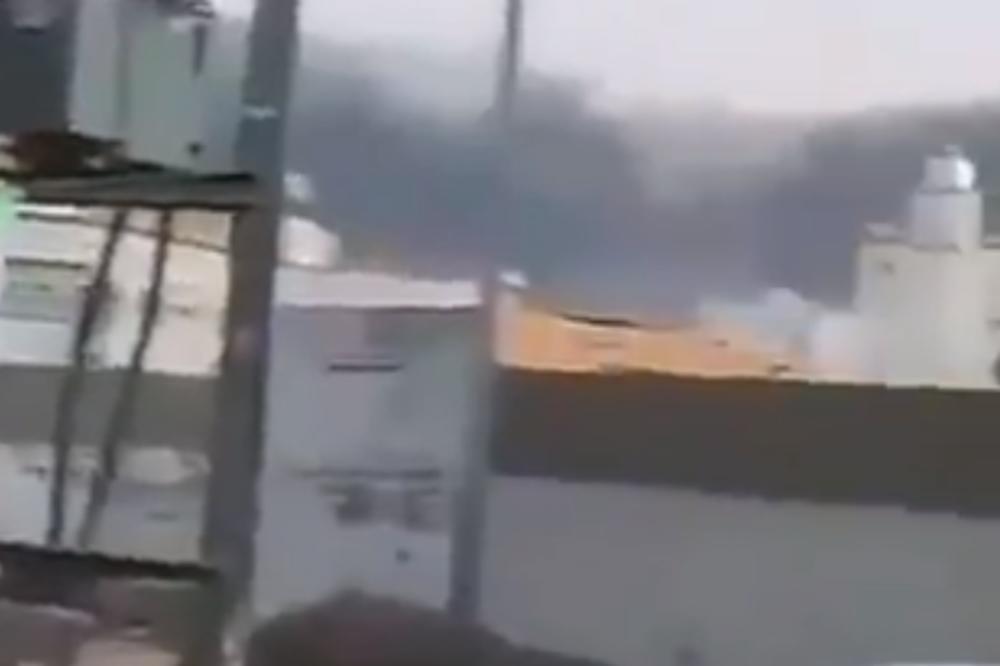 NESREĆA PRI ISTOVARU GORIVA: Projektilom pogođen tanker s naftom u saudijskoj luci Džeda!