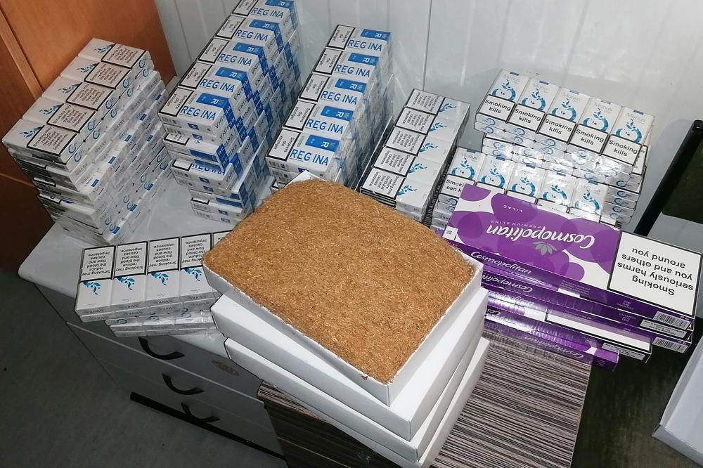 MINIBUS SA KOSOVSKIM TABLICAMA ZAUSTAVLJEN NA PRELAZU "RUDNICA"! Srpkinja bila unutra, BRUKA ŠTA JE NOSILA