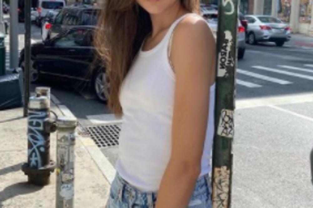 POČELA SA KAMEROM IZ OBIČNE SOBE, A DANAS ZARAĐUJE 10.000 EVRA MESEČNO! Marija je najbogatija srpska tinejdžerka!