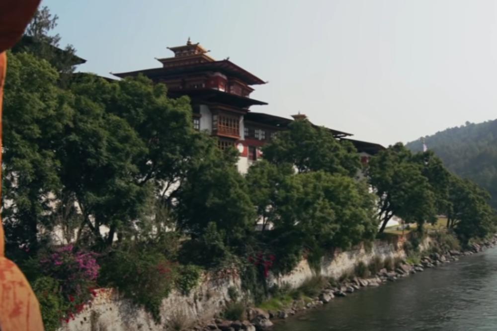 NAJSREĆNIJA ZEMLJA NA SVETU: U njoj ne postoje semafori, zabranjen je duvan i samo kralj ima prezime! (VIDEO)