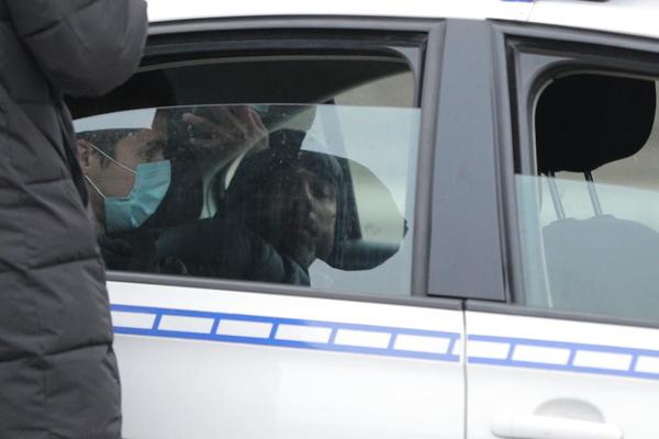 POZNATI HRVATSKI POLITIČAR ZATEKAO ŽENU SA SVEŠTENIKOM, PA IH PREBIO: Skandal trese Hrvatsku!