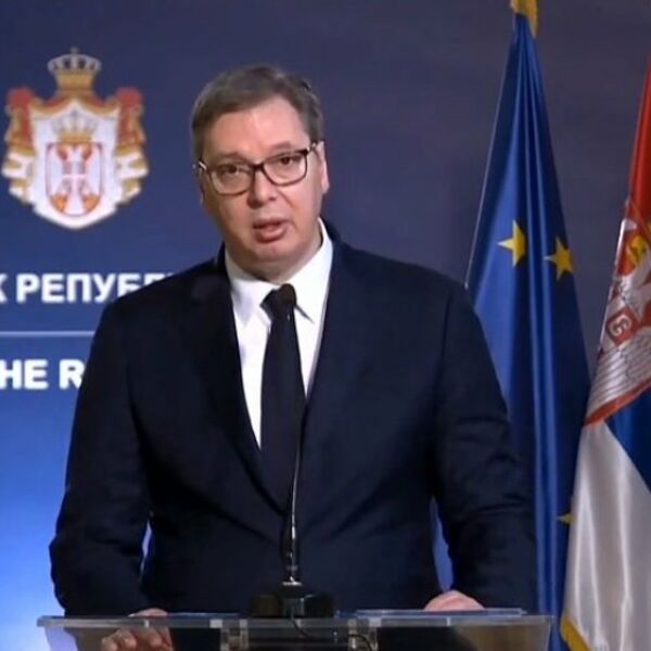 PREDSEDNIK U DOMU ISČEKUJE VESTI: Uz brata brine o bolesnom ocu