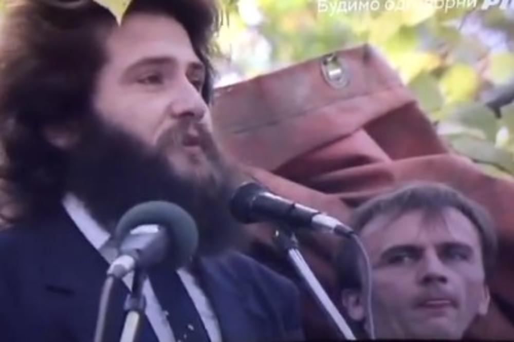 O OVOM SNIMKU SVI BRUJE A DA LI ZNATE KO JE POZNATI POLITIČAR? Dobro se zagledajte u čoveka s desne strane (VIDEO)