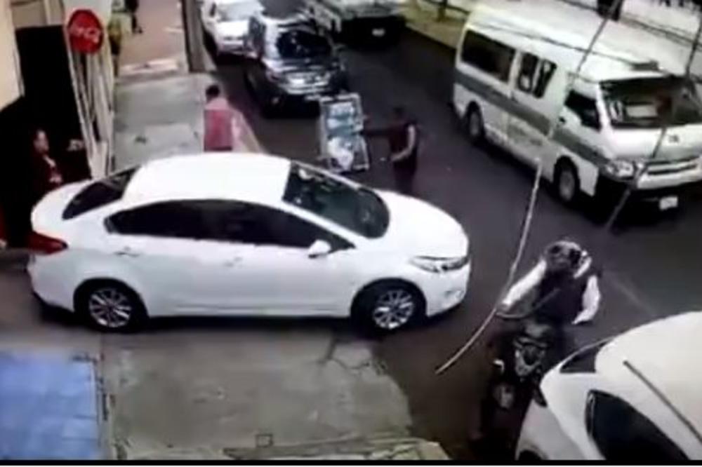 POKUŠALI DA GA OPLJAČKAJU, A ON IH PREGAZIO! Mišljenja su podeljena oko postupka ovog čoveka (VIDEO)