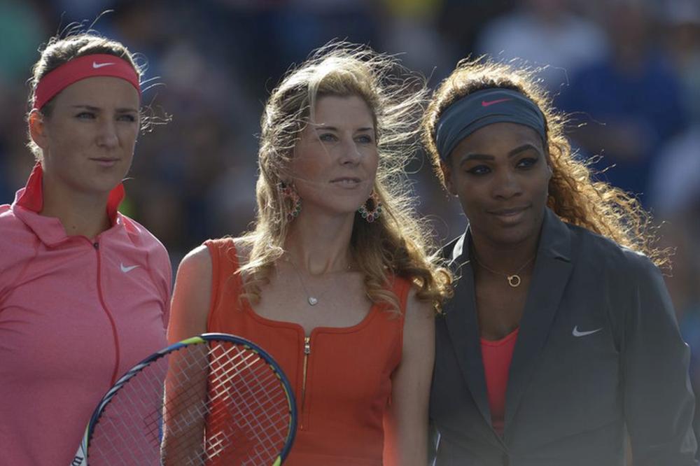 MONIKU SELEŠ I DALJE PROGONI HOROR: Od tog uboda u leđa nastao je kolaps u mom životu!