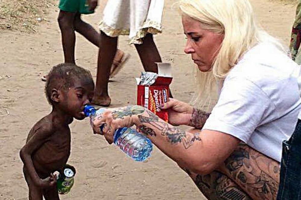 SEĆATE LI SE OVOG DEČAKA? NJEGOVA SLIKA je obišla PLANETU a nećete verovati kako SADA izgleda!