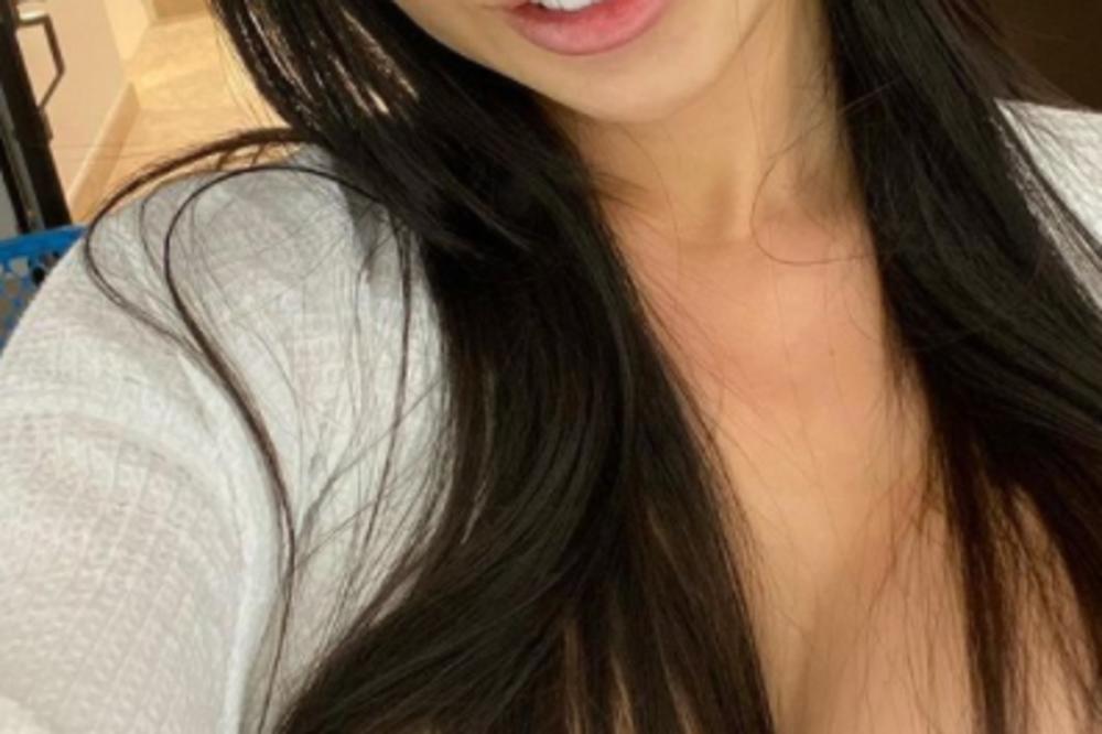 STRAVIČNE VESTI: Umrla poznata starleta posle operacije zatezanja zadnjice